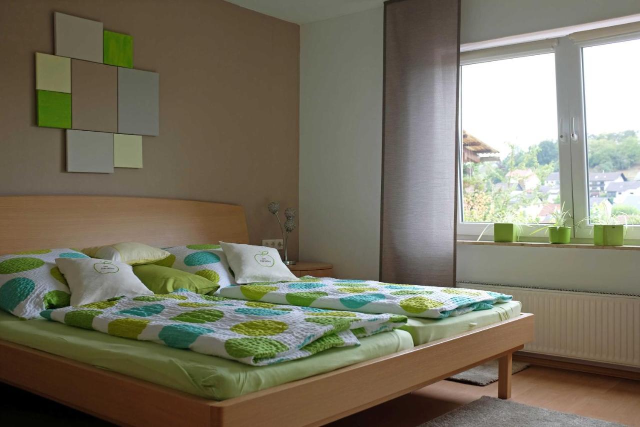 Ferienwohnung Im Paradies Momlingen Esterno foto